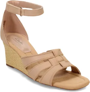 Clarks Women's Kyarra Joy Wedge Sandal, Warm Beige Leather, 11