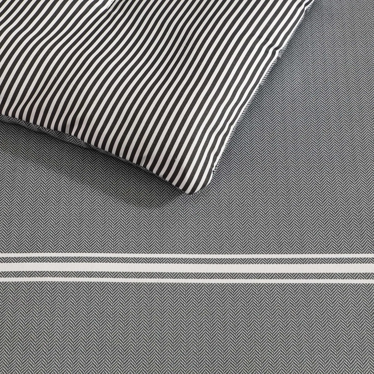 Eddie Bauer - Queen Comforter Set, Super Soft Bedding Set with Matching Sham(s) & Pillowcase(s), Oeko-Tex Certified (Chevron & Stripes Grey, Queen)