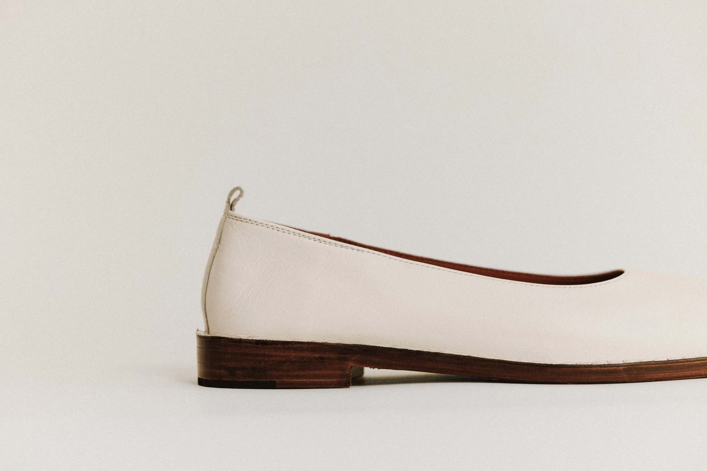 FLAT SABINE WHITE