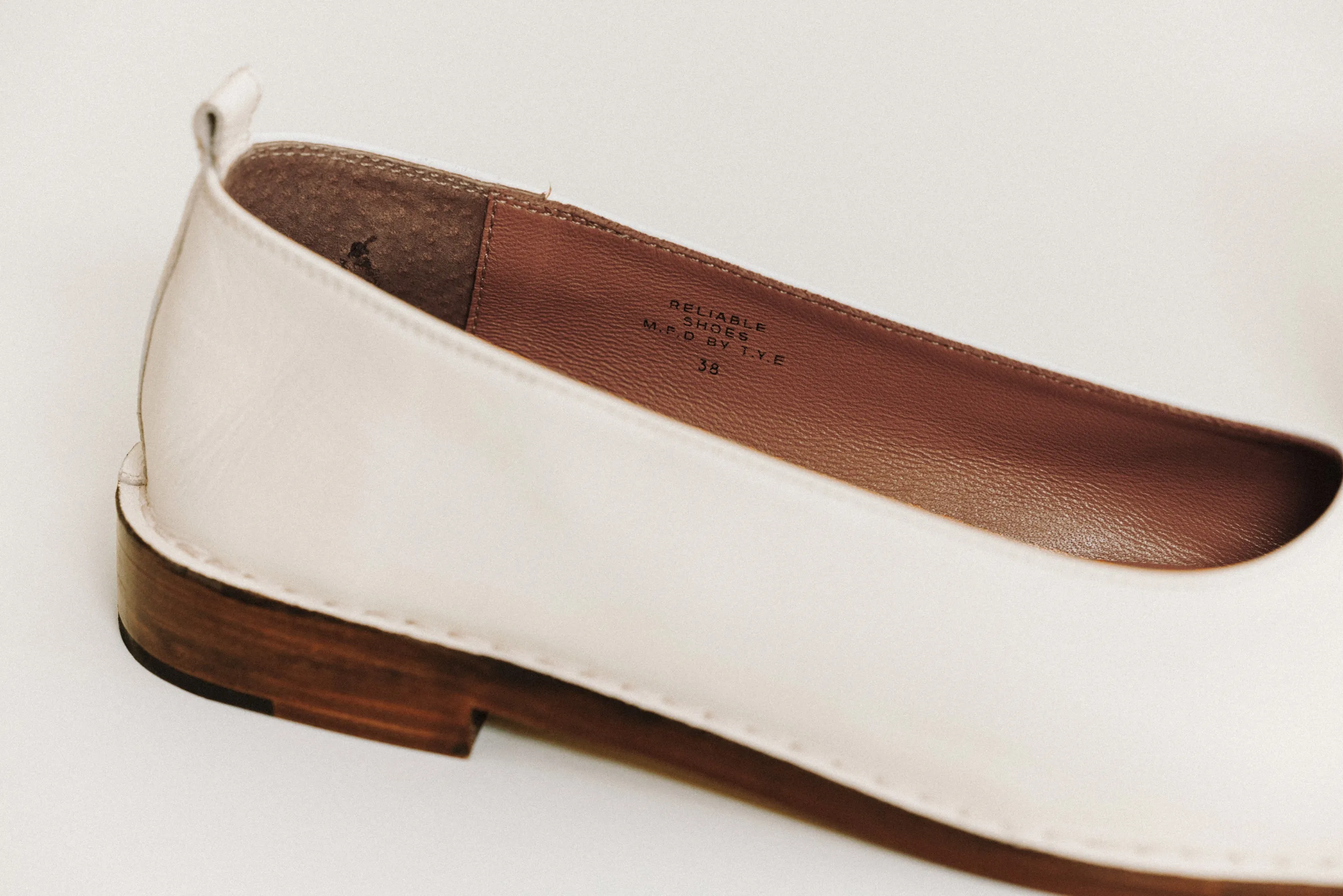 FLAT SABINE WHITE