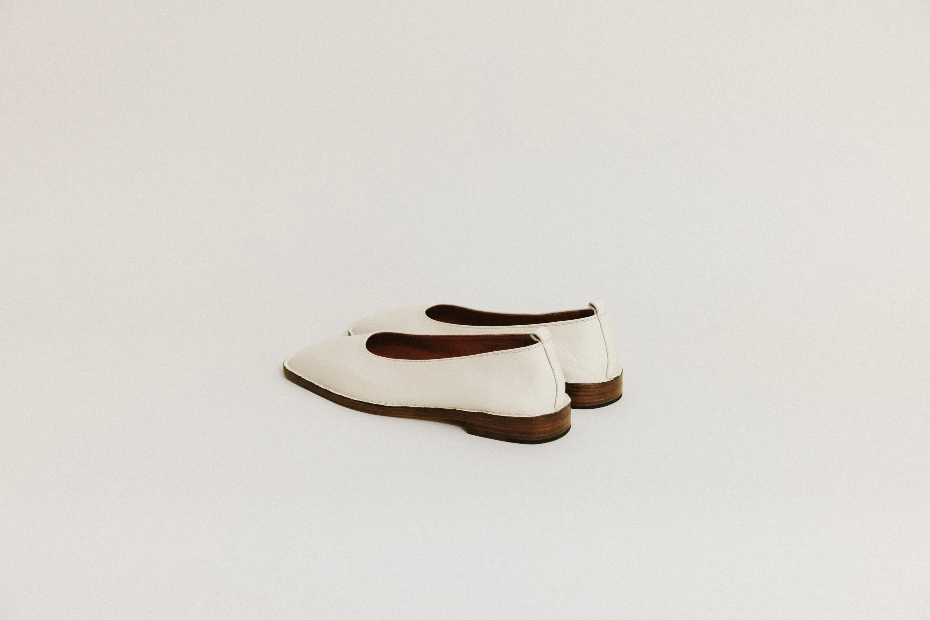 FLAT SABINE WHITE