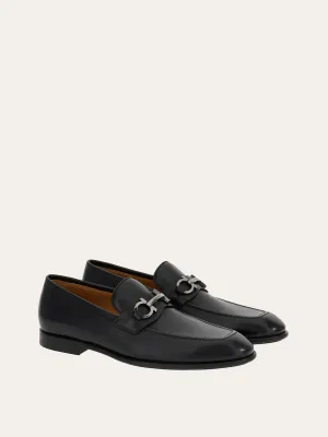 Foster in Nero