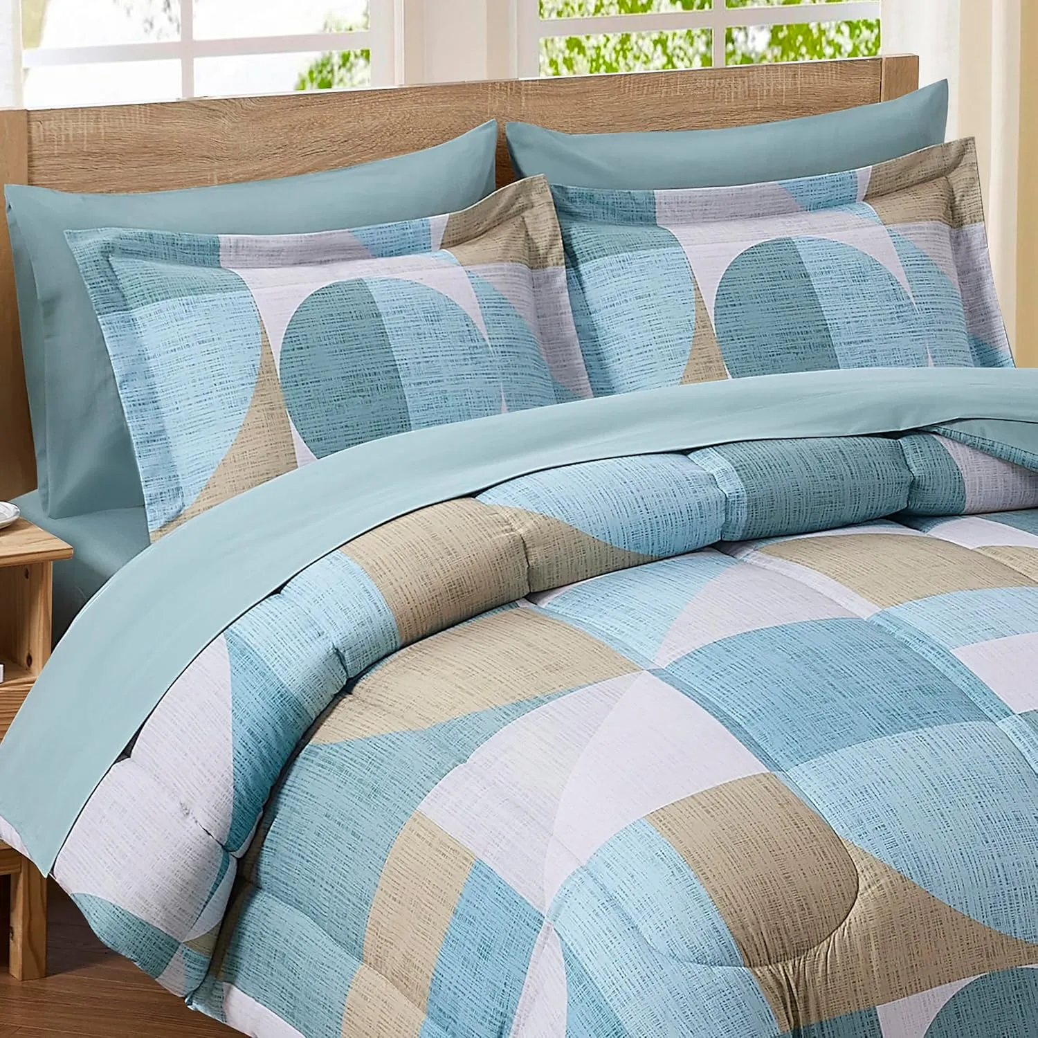 Geometric Comforter Set Queen with Sheets Bed in a Bag – Deep Pocket Fitted Sheet with Elastic Corners, Cozy Comforter, Pillowcases & Shams – Soft Microfiber All Season Bedding – Machine Washable