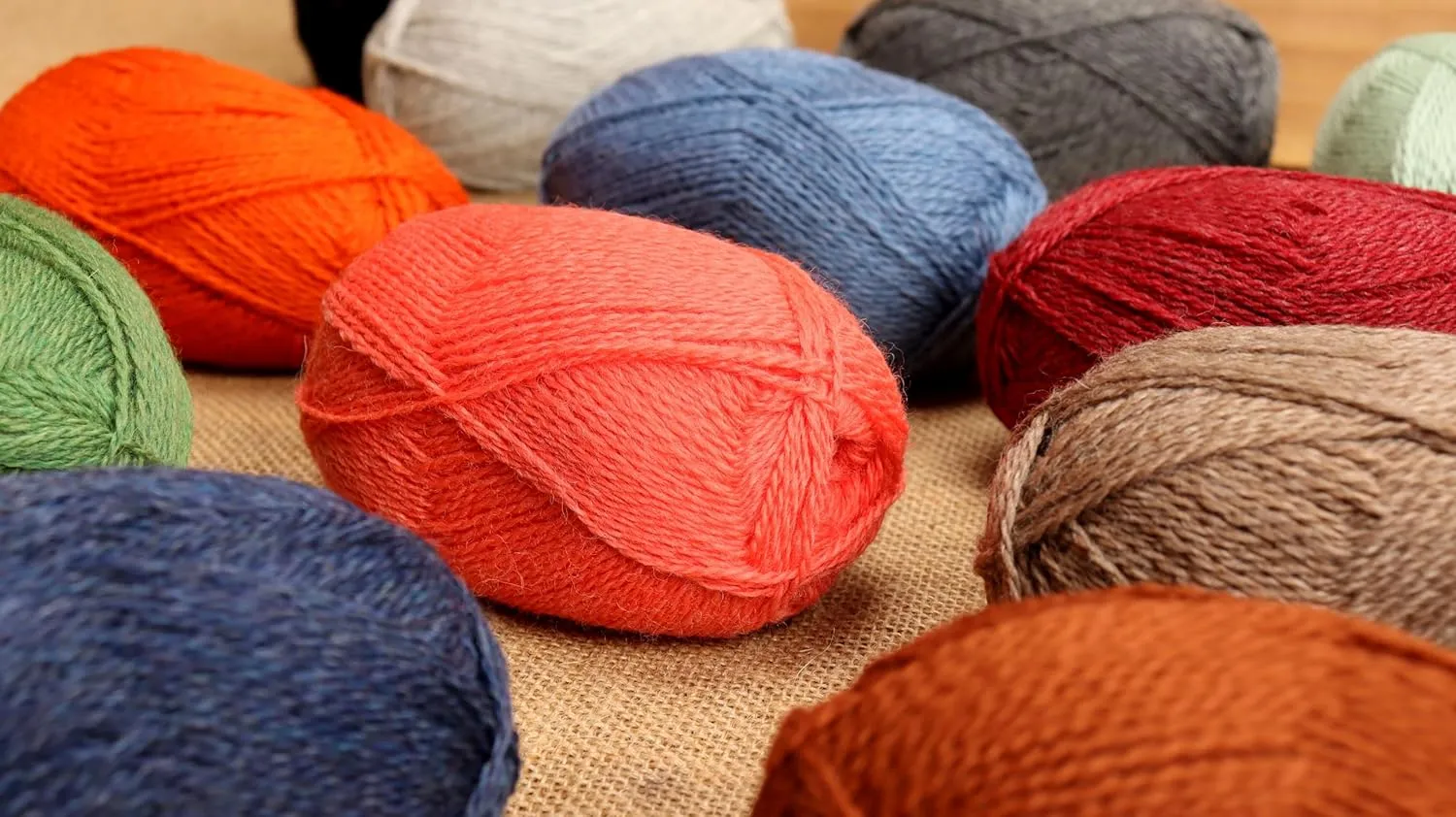 Highland Haven - 100% Highland Wool Yarn Set of 3 Skeins (150 Grams) Fingering Weight - Sourced Directly from Peru - Heavenly Soft and Perfect for Knitting and Crocheting (Fingering, Heather Oatmeal)