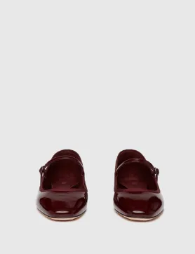 Jolie Flat