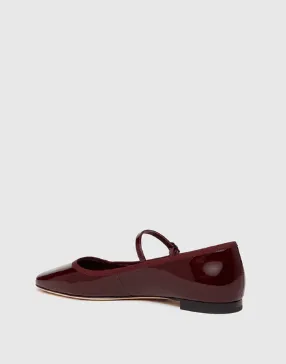 Jolie Flat