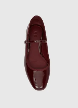 Jolie Flat
