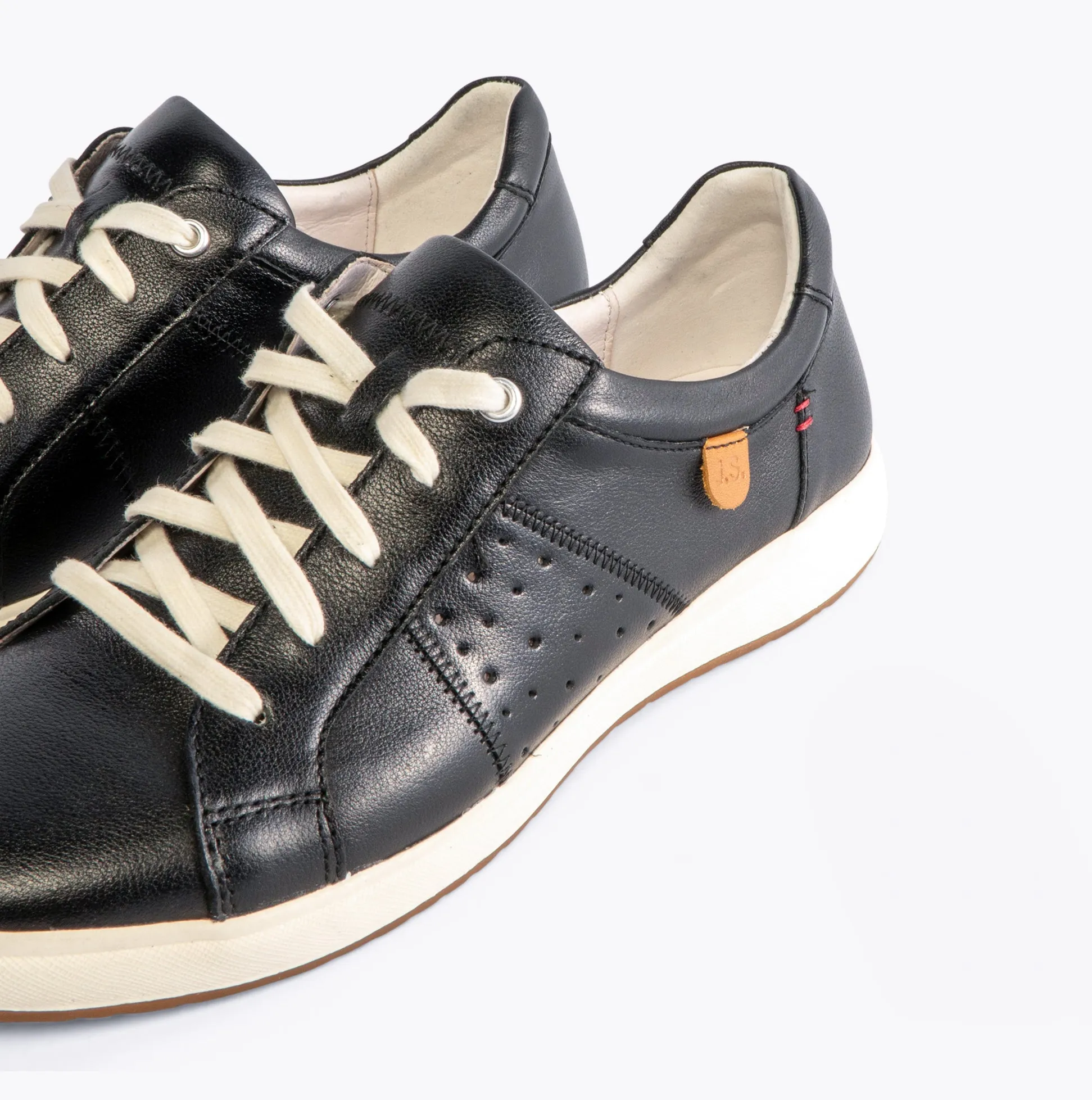 Josef Seibel CAREN Womens Trainers Schwarz
