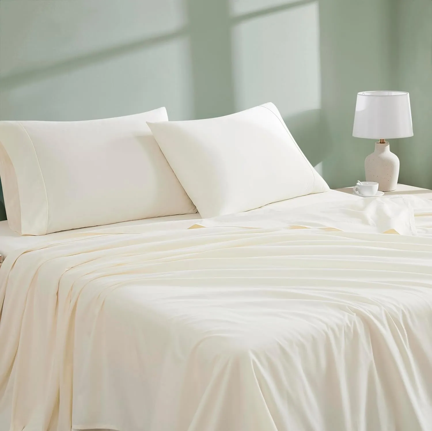 Linen Closet Luxury Cotton 300 Thread Count Organic Cotton 4-Piece Sheet Set, King, Fresh Ivory